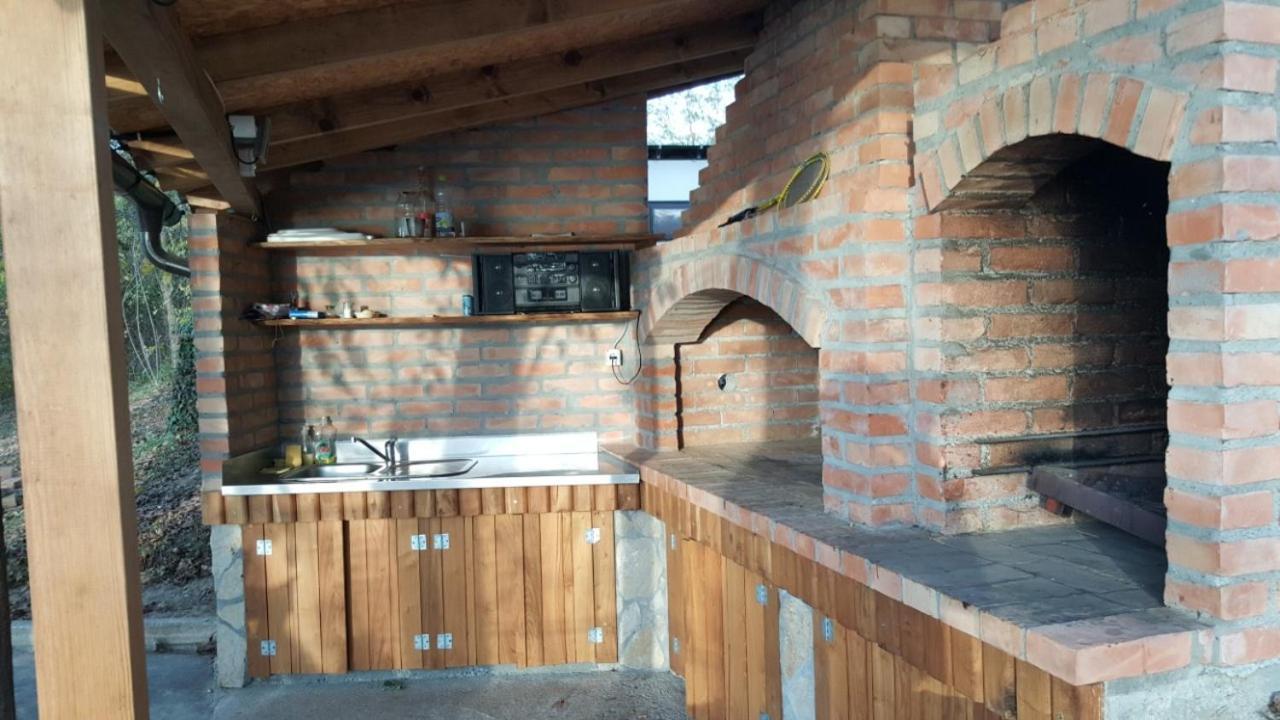 Holiday Home Kucica Na Drvetu Баня-Ковиляча Екстер'єр фото