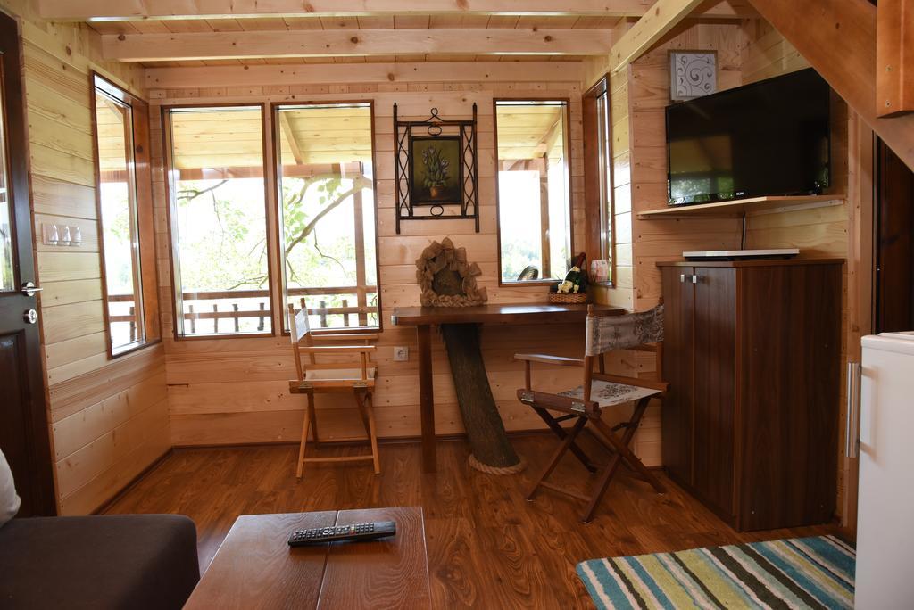 Holiday Home Kucica Na Drvetu Баня-Ковиляча Екстер'єр фото