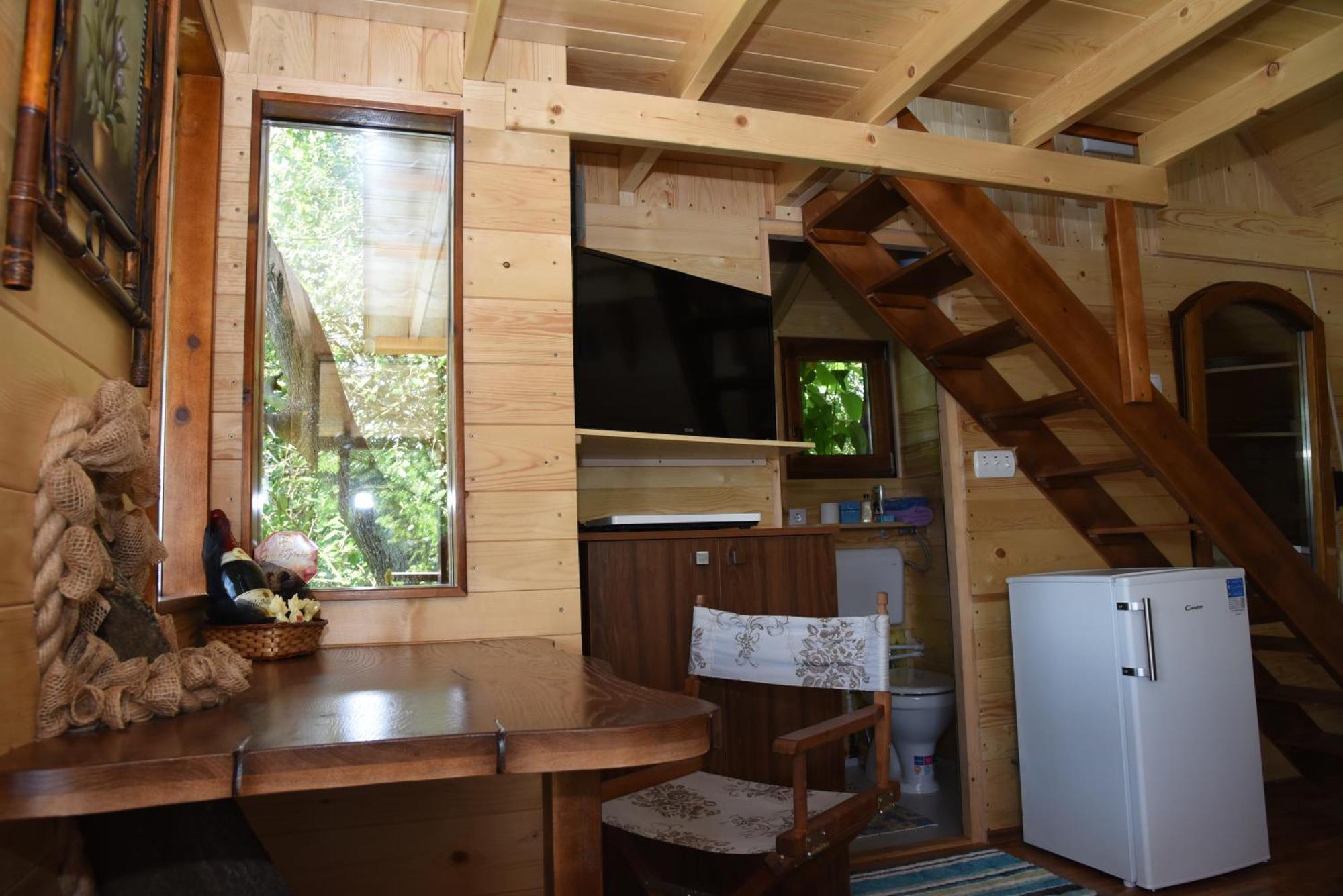 Holiday Home Kucica Na Drvetu Баня-Ковиляча Екстер'єр фото