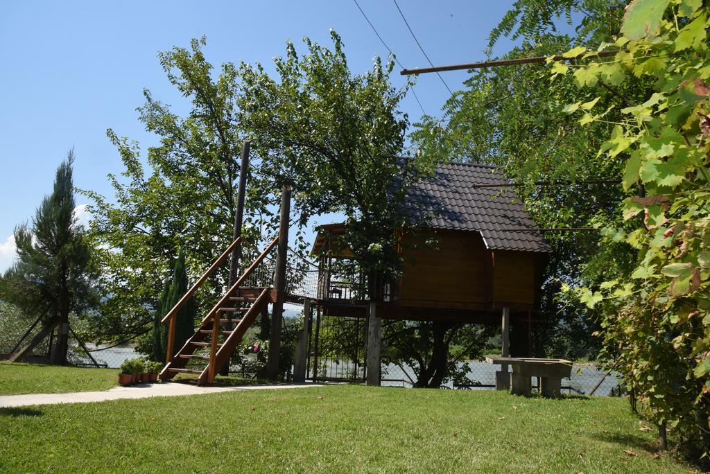 Holiday Home Kucica Na Drvetu Баня-Ковиляча Екстер'єр фото