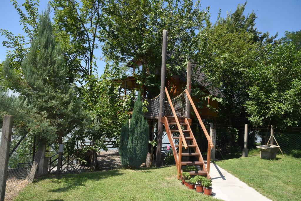 Holiday Home Kucica Na Drvetu Баня-Ковиляча Екстер'єр фото