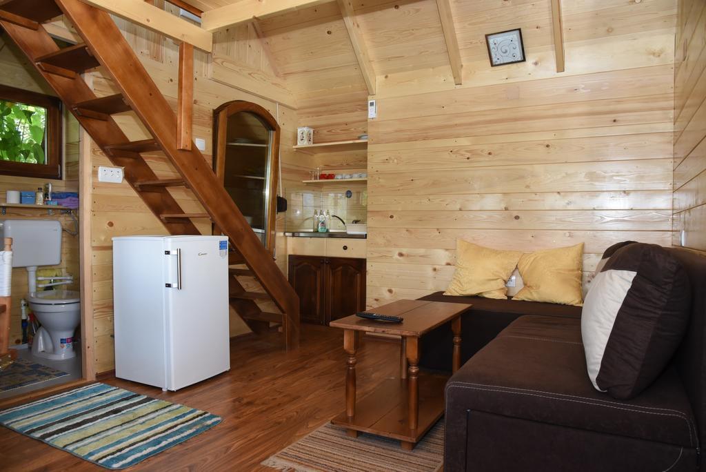 Holiday Home Kucica Na Drvetu Баня-Ковиляча Екстер'єр фото