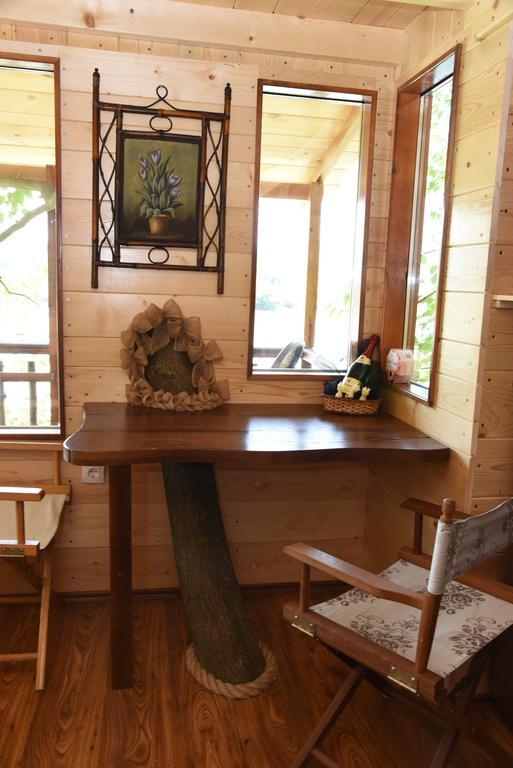 Holiday Home Kucica Na Drvetu Баня-Ковиляча Екстер'єр фото