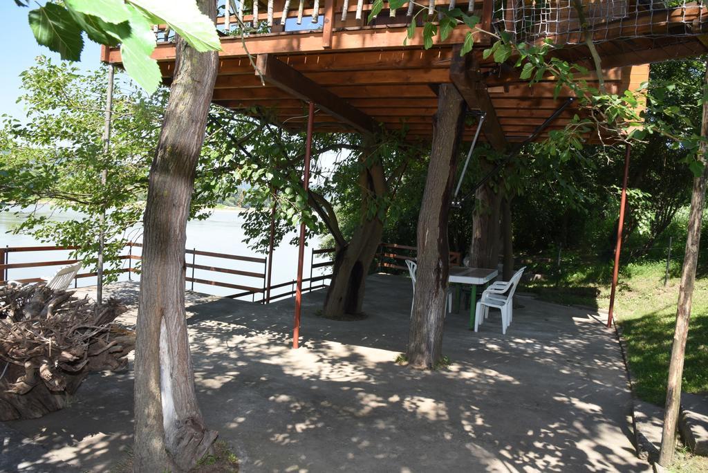 Holiday Home Kucica Na Drvetu Баня-Ковиляча Екстер'єр фото