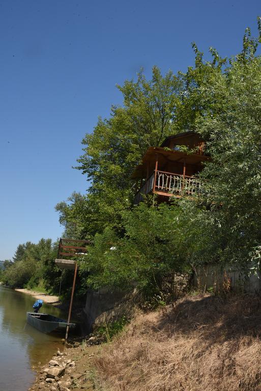 Holiday Home Kucica Na Drvetu Баня-Ковиляча Екстер'єр фото